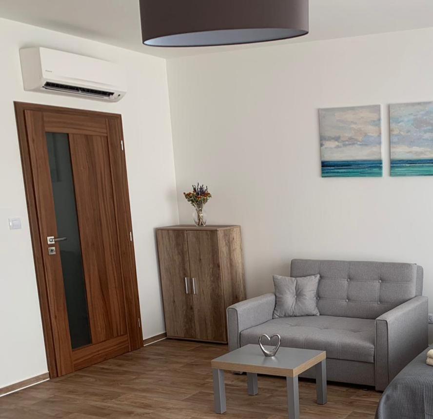 Apartment Laurot Mikulov Exterior foto